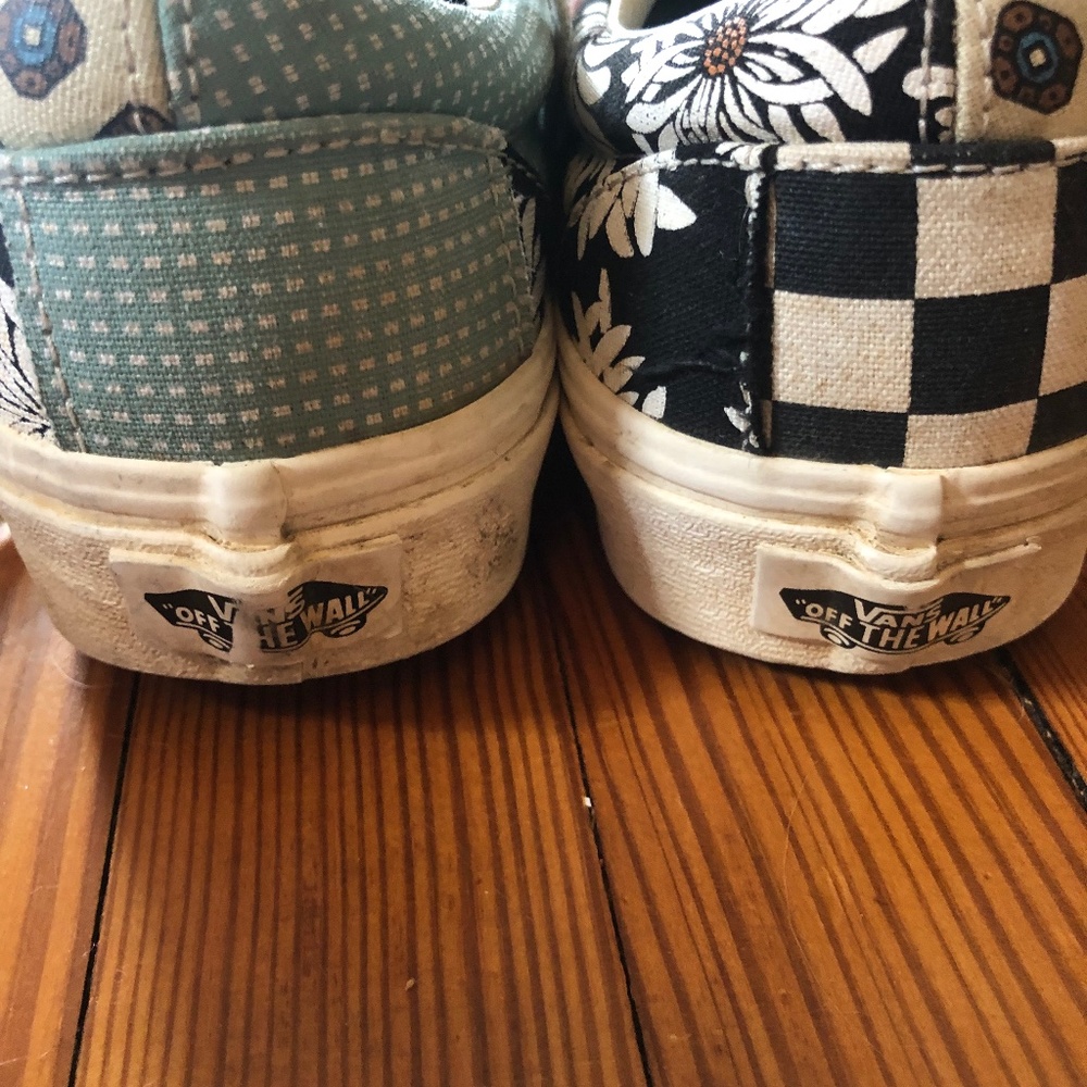 Vans - Picture 3 of 3